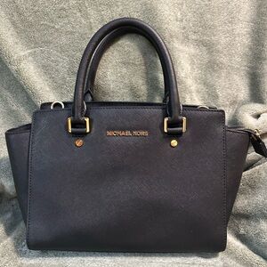 Michael Kors Selma satchel bag in black saffiano leather